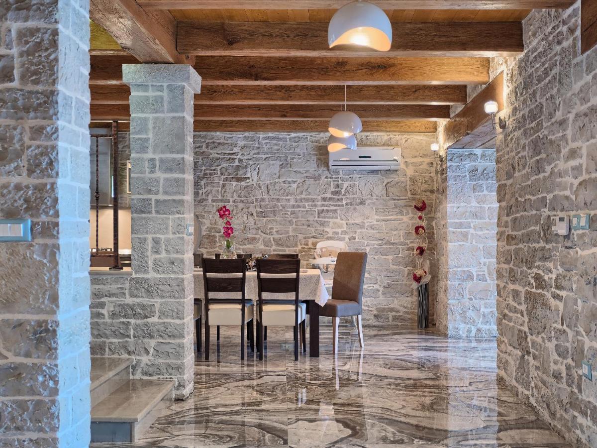 Villa Patrick-Luxury Stone House In The Center Of Istria Пазин Экстерьер фото